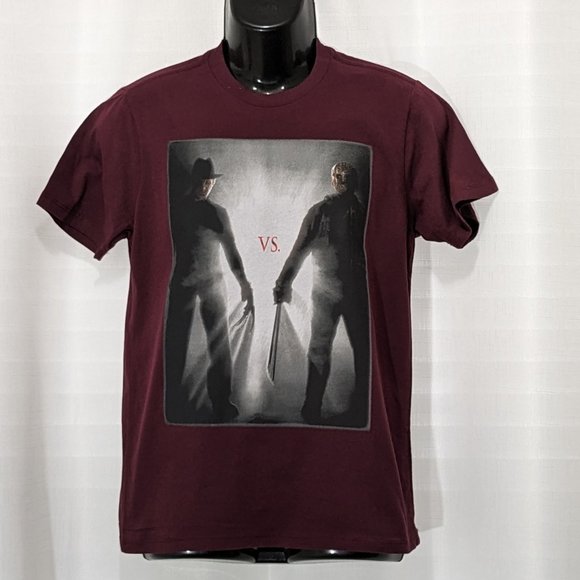 Freddy vs Jason Men's T-Shirt Short-Sleeve, Size Small Burgundy - Picture 1 of 5
